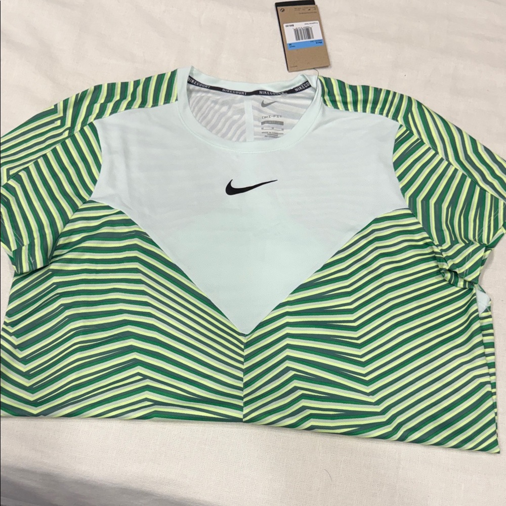 Nike Green and White Chevron T-Shirt